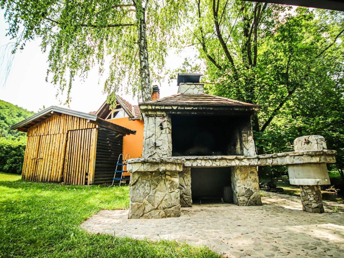 Home Eden Dobrenica Bihac Exterior photo